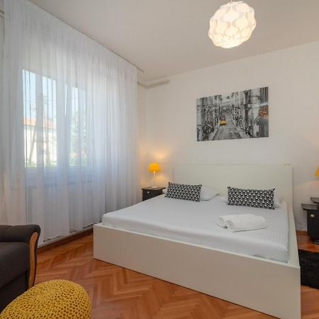 Apartman Karmen Трогир Екстериор снимка
