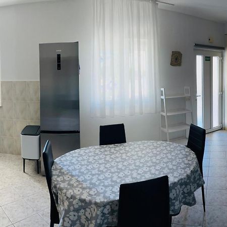 Apartman Karmen Трогир Екстериор снимка