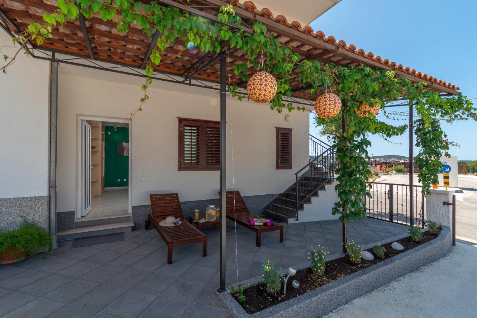 Apartman Karmen Трогир Екстериор снимка
